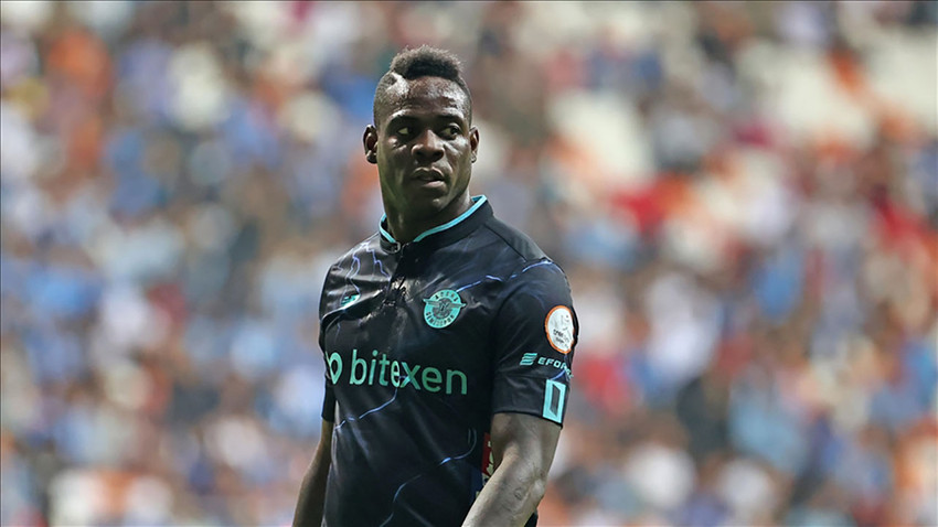 Balotelli, İtalya'da trafik kazası geçirdi