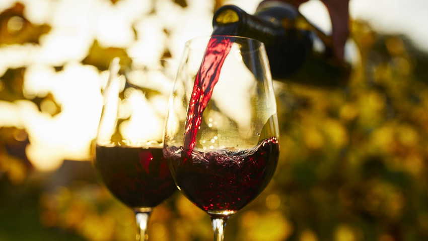 Binlerce yıllık soruya bilimsel yanıt: Kırmızı şarap neden baş ağrıtıyor?