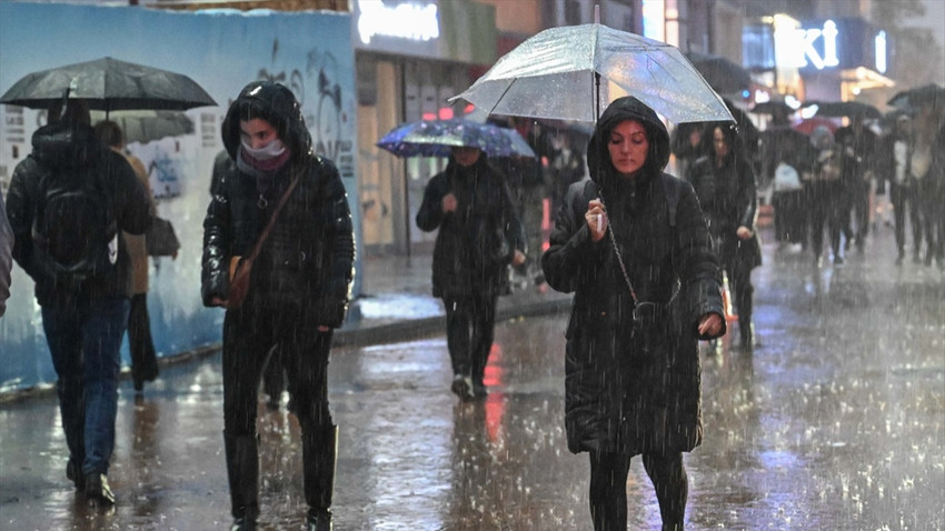 İstanbul'da sağanak etkisini gece yarısına dek sürdürecek