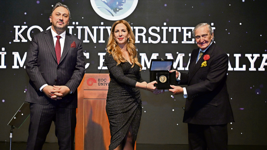 Batının ezberini bozan Prof. Ayşe Zarakol’a ödül