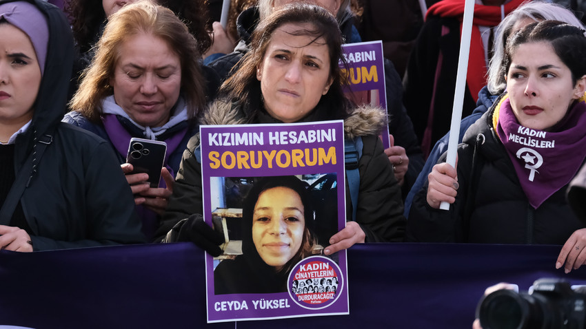 Fotoğraf: Kadınlar Meclisi öncülüğünde Süreyya Operası önünde toplanan kadınlar ve kadın hakları savunucuları, Kadıköy Meydan'a yürüyüş yaptı (Arşiv)