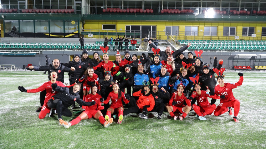 UEFA Uluslar Ligi: Litvanya'yı 4-0 yenen A Milli Kadın Futbol Takımı 5'te 5 yaptı
