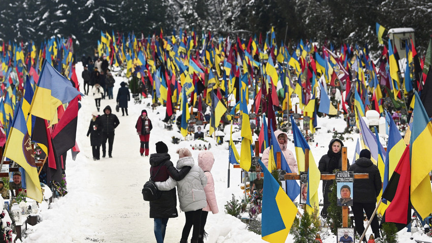 Ukrayna Ordu Günü’nde Lviv kentindeki askeri mezar ziyaret edildi.  (Fotoğraf: Getty Images)