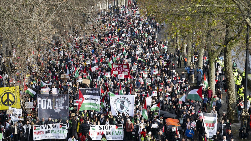 Londra'da on binler Gazze'de ateşkes için 9'uncu kez sokaklarda