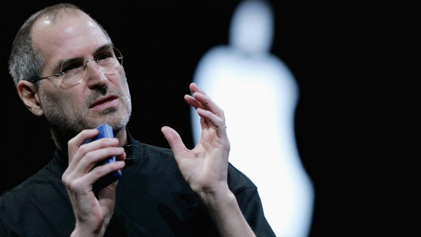 Apple'ın kurucusu Steve Jobs'ın imzaladığı 4 dolarlık çek yıllar sonra 46 bin dolara satıldı