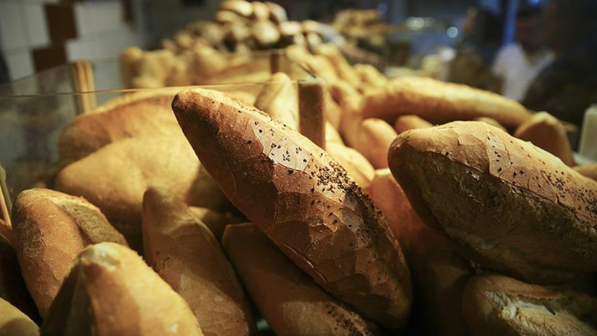 İzmir'de ekmeğe zam: Gramaj 20 gram, fiyat 2 lira arttı