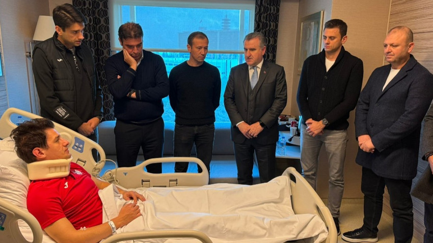 Gençlik ve Spor Bakanı Osman Aşkın Bak tedavi gören Halil Umut Meler'i ziyaret etti