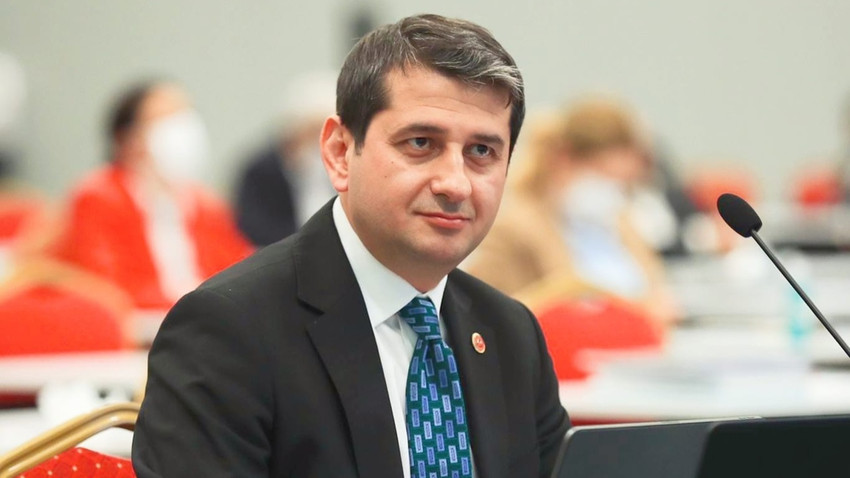 İBB Meclisi İYİ Parti Grup Başkanvekili İbrahim Özkan dün istifa etti, bugün yeniden seçildi