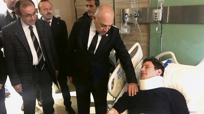 TFF Başkanı Mehmet Büyükekşi Halil Umut Meler’i Ankara’da hastanede ziyaret etti.