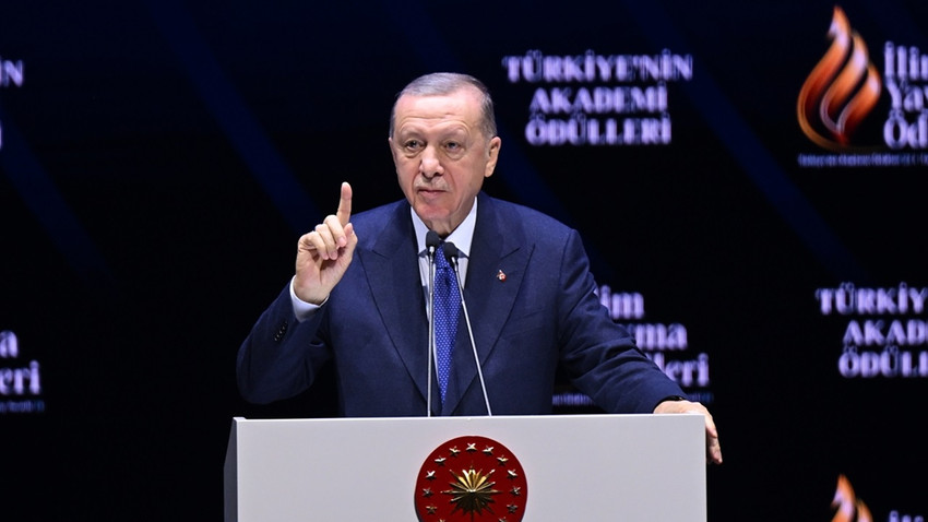 Erdoğan: Sosyal medyanın yaygınlaşmasıyla ahlaki açıdan ciddi bir yozlaşma yaşanıyor