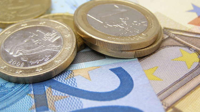 Yunanistan asgari ücreti 950 euro'ya çıkarıyor