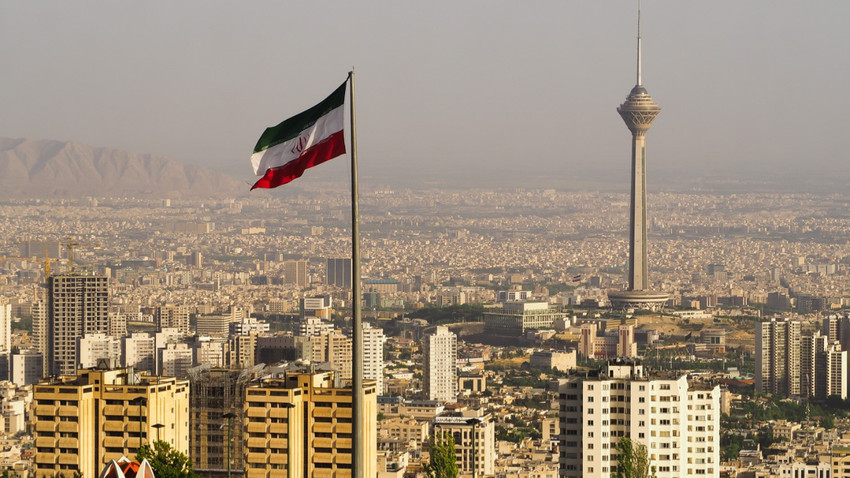 İran'da hava kirliliği tehlikeli boyuta geldi, uzaktan eğitime geçildi