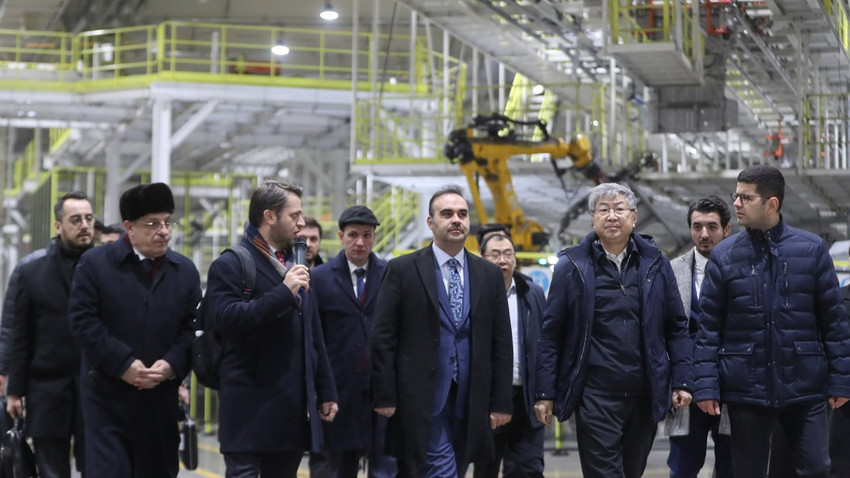 Bakan Kacır'dan Çinli otomotiv devine ziyaret: Türkiye'de yatırıma davet ettim