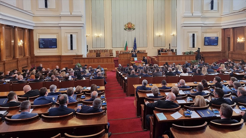 Bulgaristan'da cumhurbaşkanının yetkilerini kısıtlayan tasarıya onay