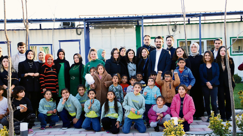 Hayat İyi Yaşam Merkezi, 20 bin depremzedenin konakladığı 3.800 konteyner kapasiteli Malatya Samanköy Konteyner Kenti’nde bir dönüm arazi üzerine kuruldu.