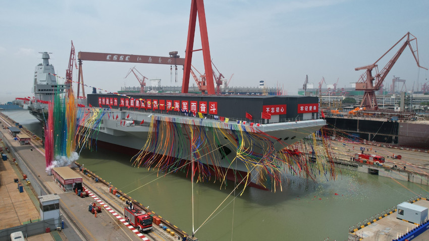 Fujian uçak gemisi