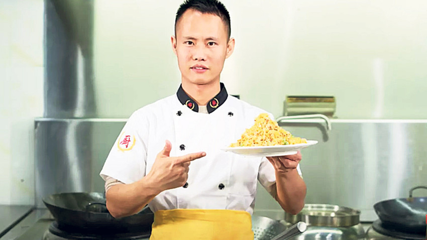İnternet Şef Wang Gang’ın yumurtalı pilav tarifini yayından kaldırmak zorunda kaldı