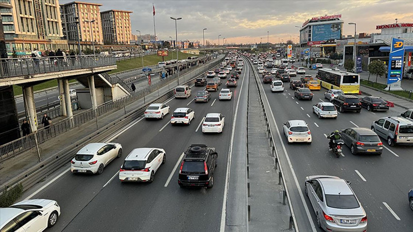 2023'te trafik kazalarında 2 bin 984 kişi hayatını kaybetti