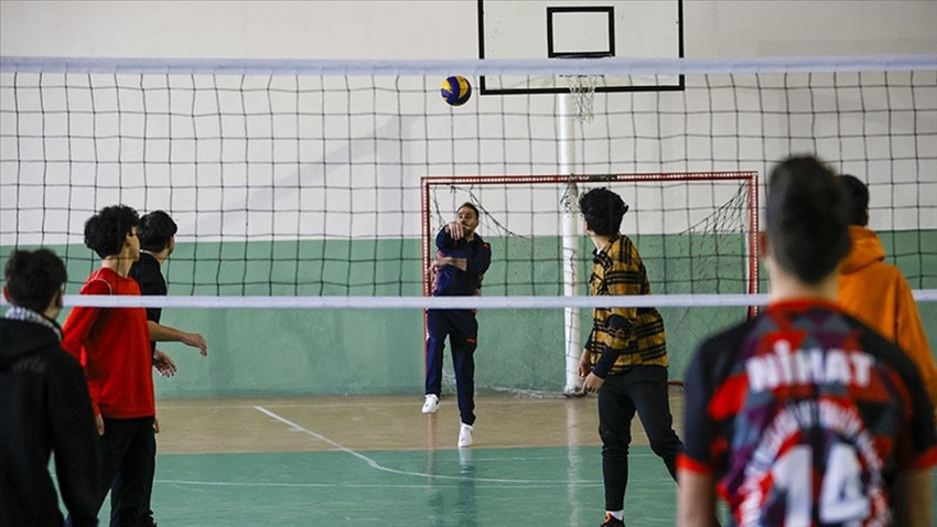 Lisede spor eğitimi dersinde 19 spor dalından biri seçilebilecek