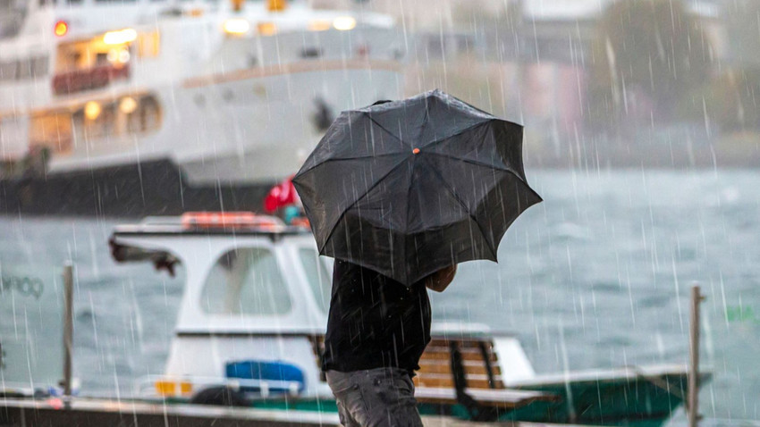 İstanbul'da beklenen kar yağışı başladı