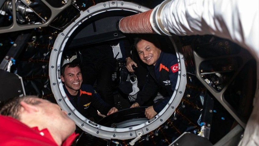 Alper Gezeravcı uzaydan fotoğraf paylaştı: Yüzümüzdeki mutluluk bu şekilde yansımış