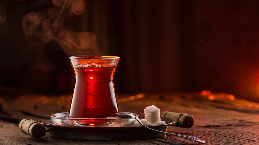 Bakanlık hileli ürünleri açıkladı: Çayda gıda boyası kullanan marka ifşa edildi