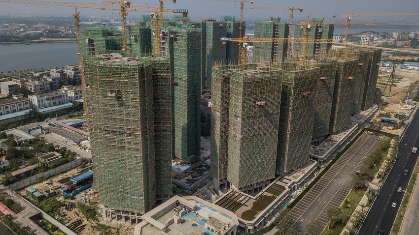 China Evergrande'in Çin, Dongguan'daki bitmemiş inşaatı, 28 Eylül 2021 (Fotoğraf: Gilles Sabrié/The New York Times)