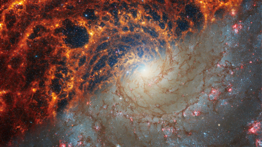 NASA 19 spiral galaksinin fotoğrafını yayınladı