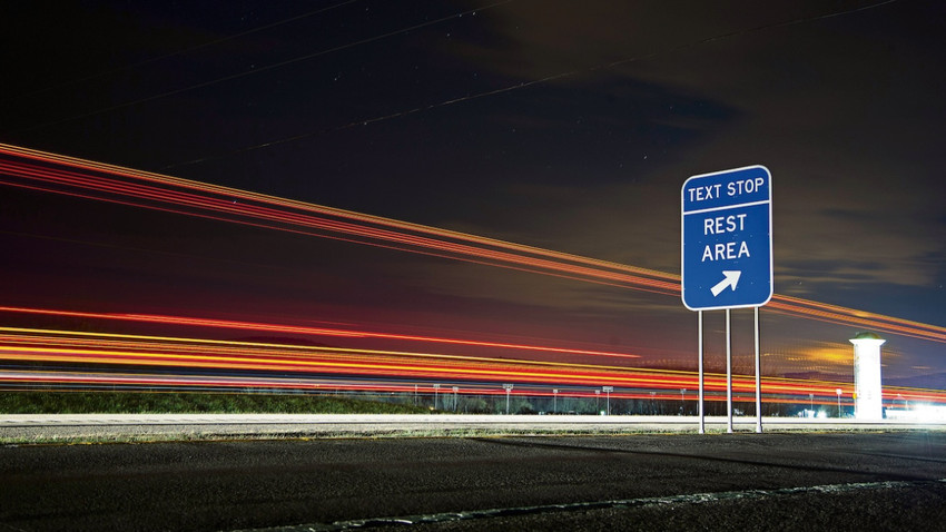 New York eyaletinde, Nichols kasabası yakınlarındaki bir “Text Stop” tabelası. (Brett Carlsen/The New York Times)