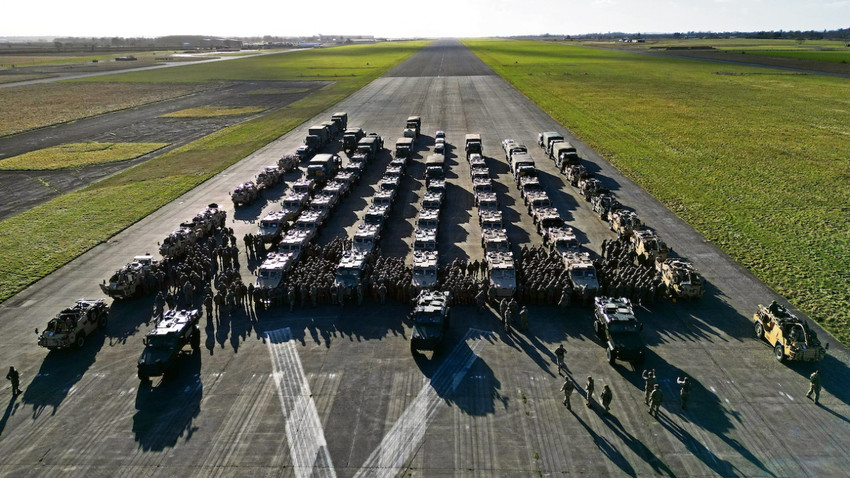 İngiltere’nin NATO tatbikatına katılan askerleri. Aylar sürecek olan Sarsılmaz Savunucu 2024, NATO’nun Soğuk Savaş’tan sonra gerçekleştirdiği en büyük tatbikat. (Getty Images)