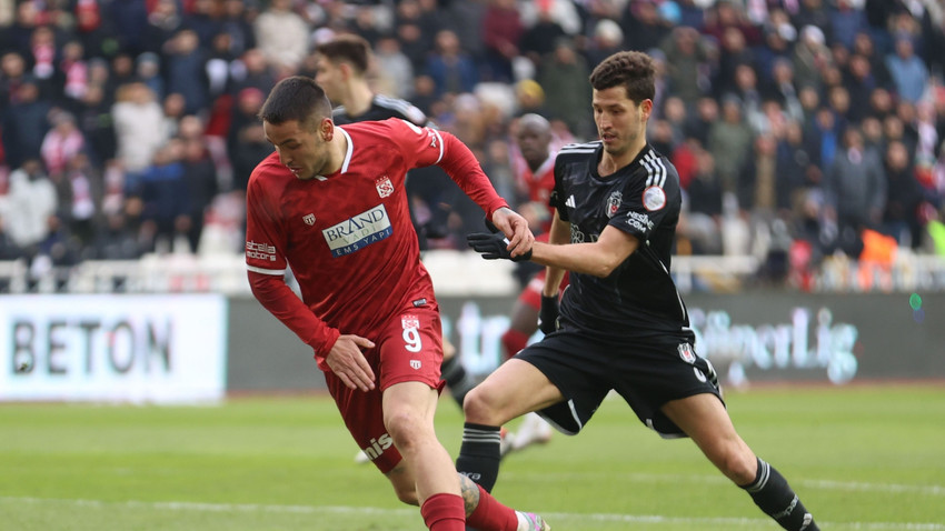 Beşiktaş Sivasspor maçındaki penaltı pozisyonu için cevap bekliyor