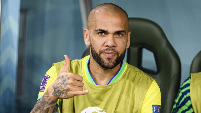 Cinsel saldırı suçundan 12 yıl hapsi istendi: Eski futbolcu Dani Alves'in davası başladı