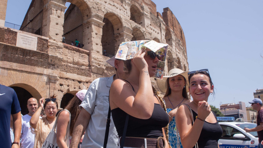 Geçen yıl Roma'daki Collesium'u ziyaret eden turistler (Fotoğraf: Depo Photos)