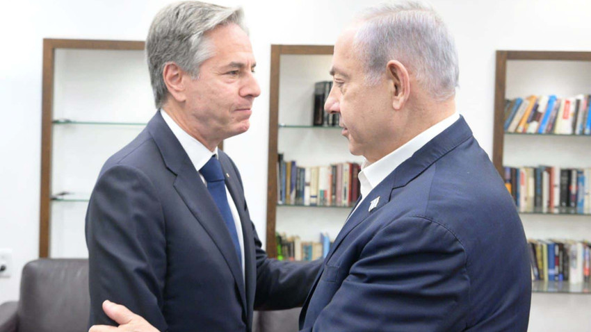 İsrail'i ziyaret eden ABD Dışişleri Bakanı Antony Blinken, Tel Aviv'de Başbakan Binyamin Netanyahu ile görüşmesinden kare (4 Kas 2023)