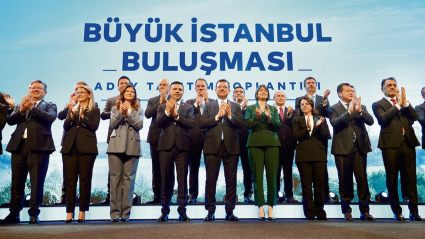 CHP İstanbul'un 39 ilçesi için adaylarını İBB Başkanı Ekrem İmamoğlu’nun da katıldığı toplantıyla duyurdu.