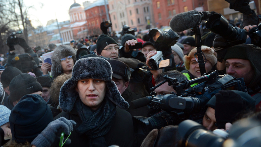 Aleksey Navalni 15 Aralık 2012 tarihinde Moskova'da düzenlenen bir miting sırasında (James Hill/The New York Times)