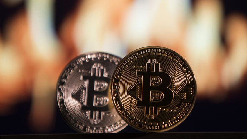 Bitcoin'in ateşi düşmüyor: 64 bin doları da gördü