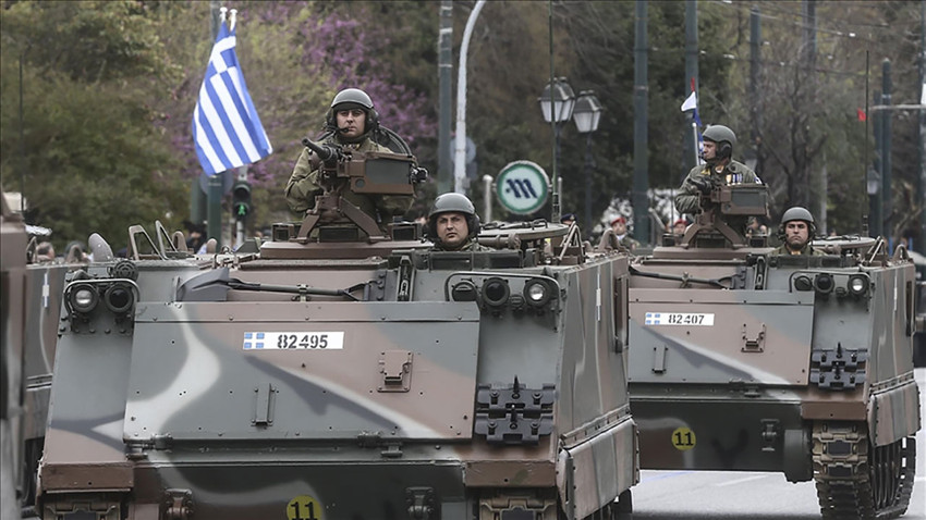  Yunanistan kadınların gönüllü askere alınmasını değerlendiriyor
