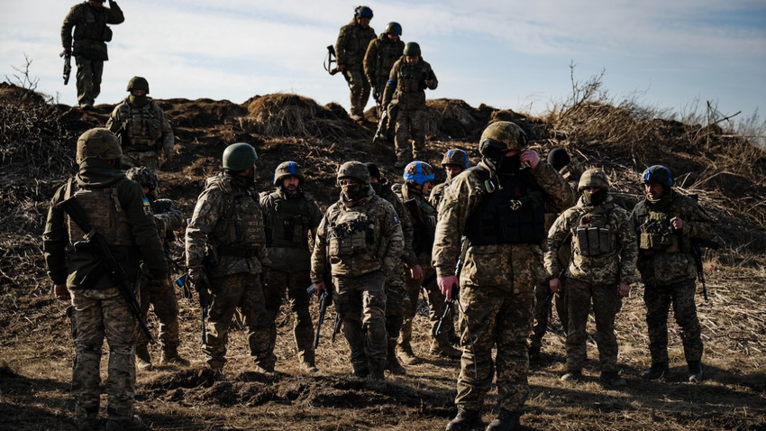 Savaşın son günlerinde Avdiivka'da savaşan 25. Tabur'a bağlı Ukraynalı askerler Ukrayna'nın doğusunda eğitim görürken -23 Şubat 2024 (Lynsey Addario/The New York Times)