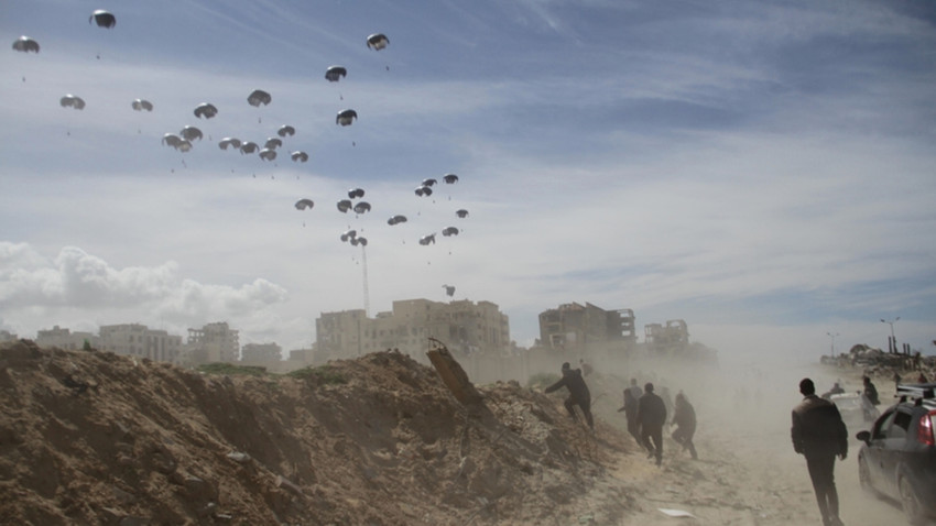 Mısır Gazze'nin kuzeyine havadan yardım indirildiğini duyurdu