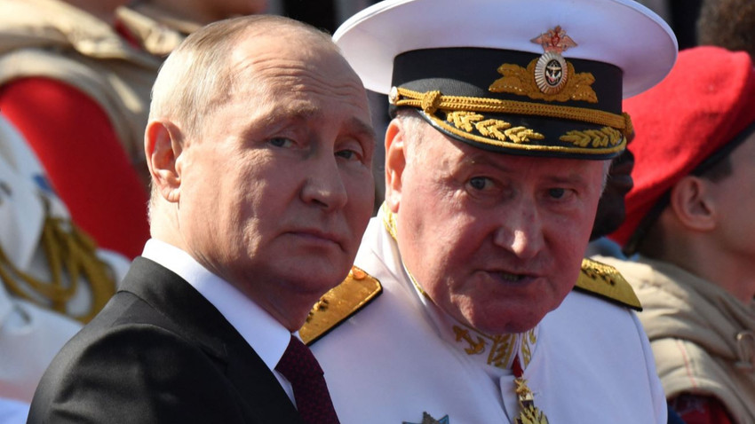 Rus lider Putin ve Amiral Nikolai Yevmenov (Getty Images)