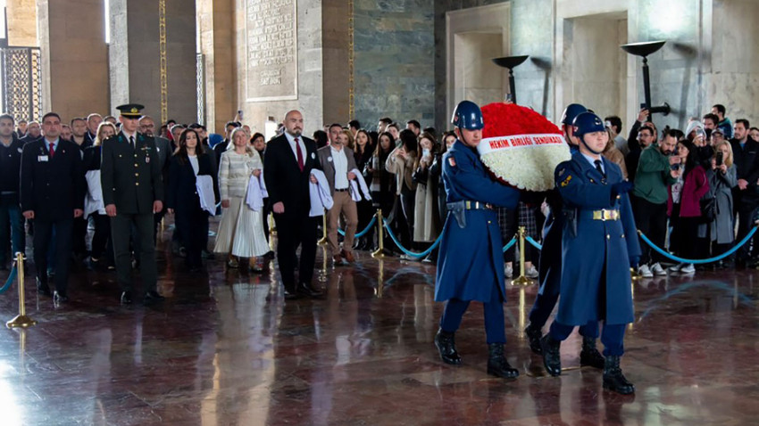 Anıtkabir'i ziyaret eden Hekim Birliği Sendikası: Milletvekillerini göreve davet ediyoruz