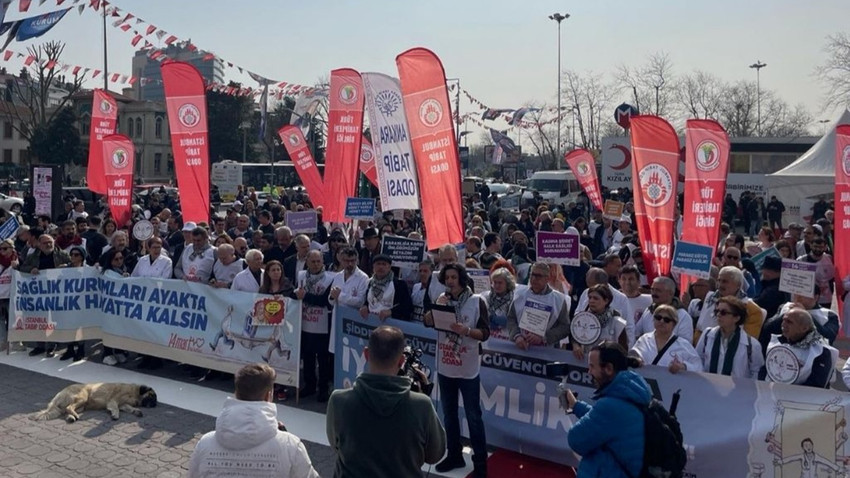 İstanbul'da Büyük Hekim Yürüyüşü: Şiddetsiz, güvenli, güvenceli bir sağlık ortamı istiyoruz