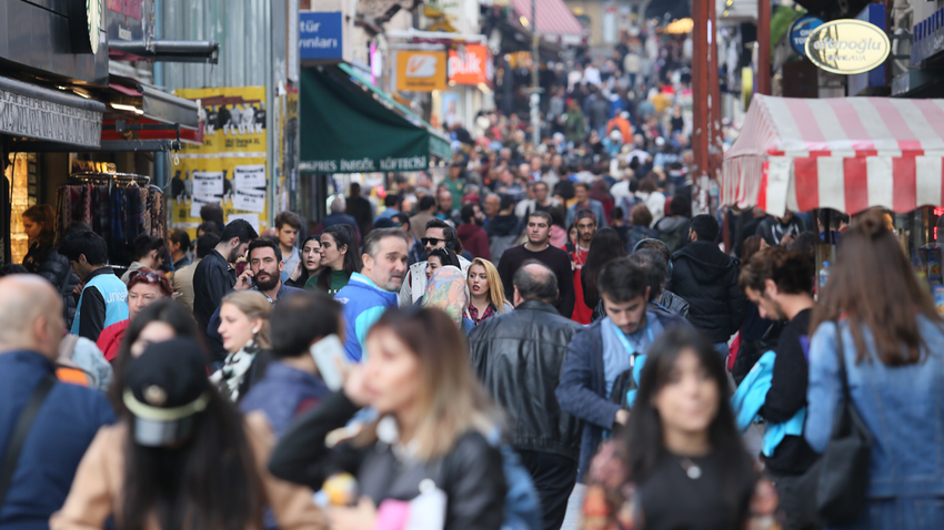 Türkiye'de yaşlı nüfus oranı rekor seviyede,  ortanca yaşı yükseliyor