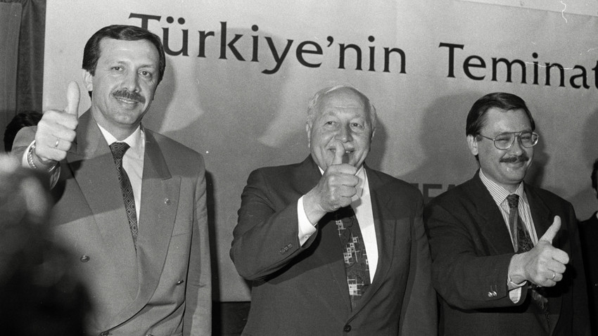 Zülfü Livaneli 1994 seçimini hatırlattı: Bizi böldüler, pek çok belediye Refah’a geçti