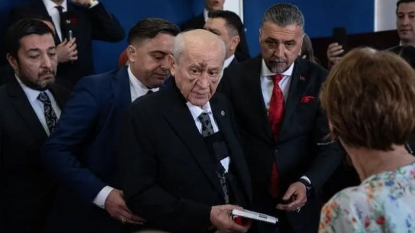 Bahçeli'nin yüzündeki morlukların nedeni belli oldu