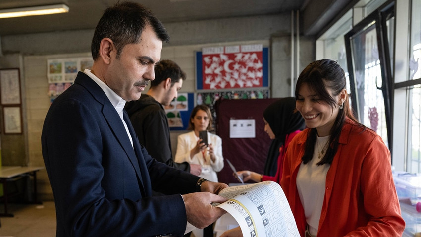 Cumhur İttifakı'nın İBB Başkan adayı Kurum oy kullandığı sandıktan birinci çıktı