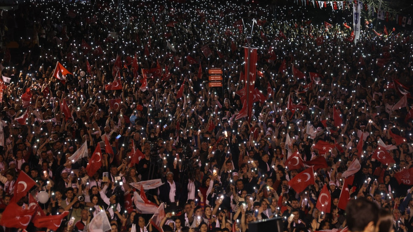 (ADEM ALTAN/AFP via Getty Images)