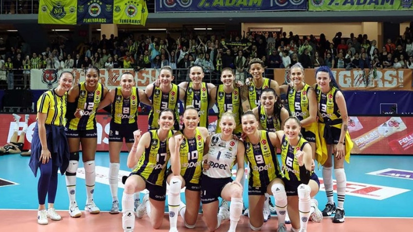 Eczacıbaşı Dynavit'i yenen Fenerbahçe Opet final serisinde önde