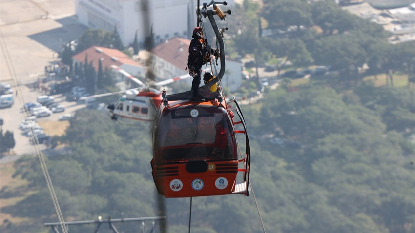 Antalya'da teleferikte mahsur kalan 128 kişi kurtarıldı